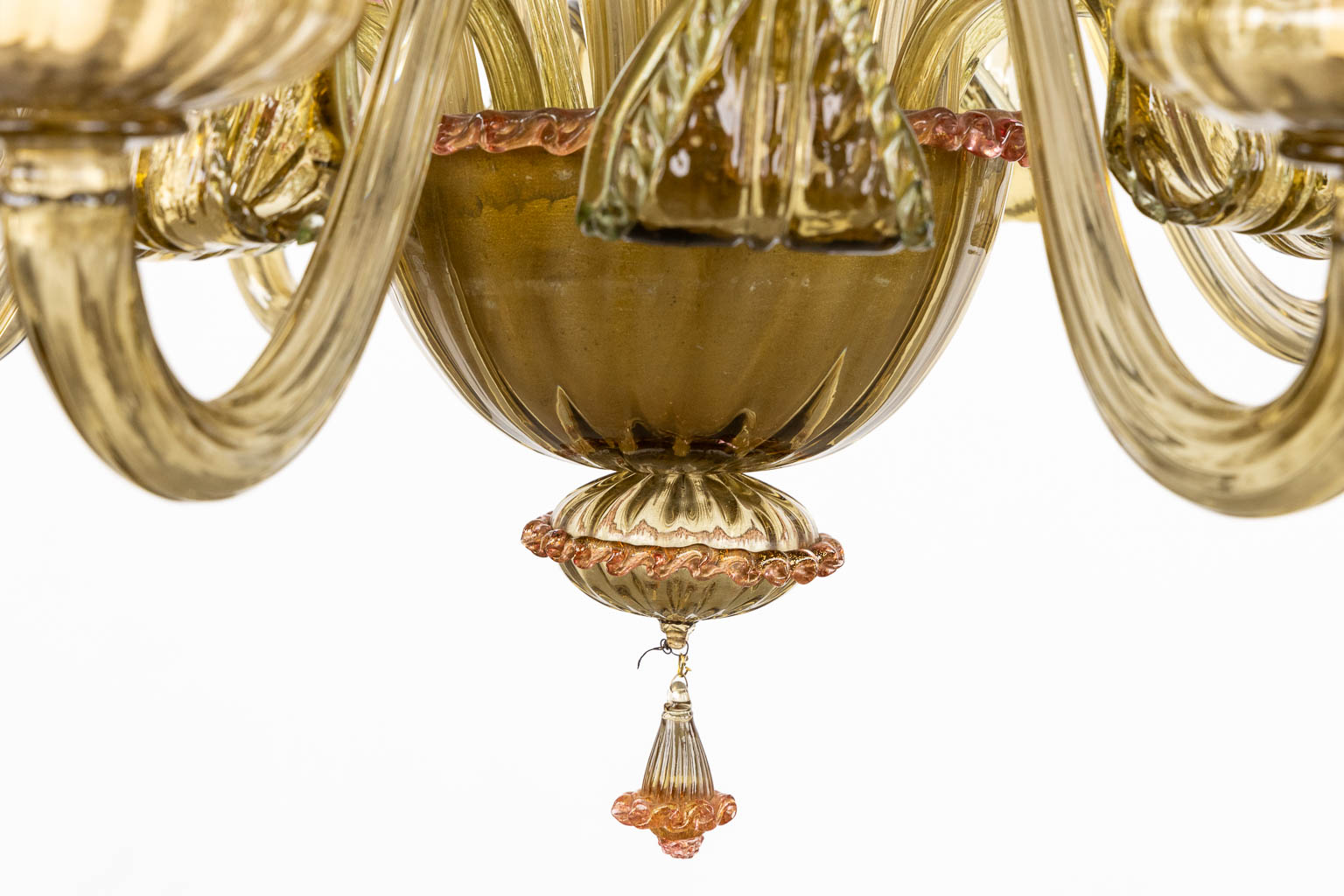 A Venetian chandelier with 8 points of light, Murano, Italy, 20th C. (H:104 x D:82 cm)