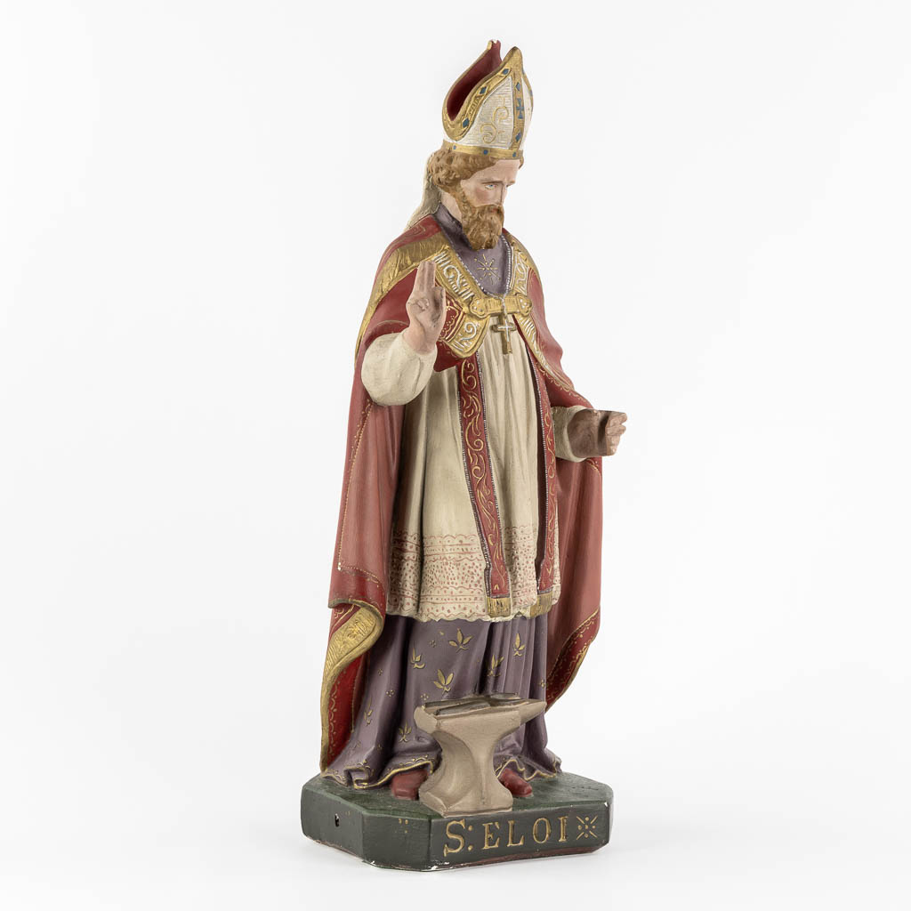 Saint Eligius, polychrome plaster. (W:19 x H:52 cm)