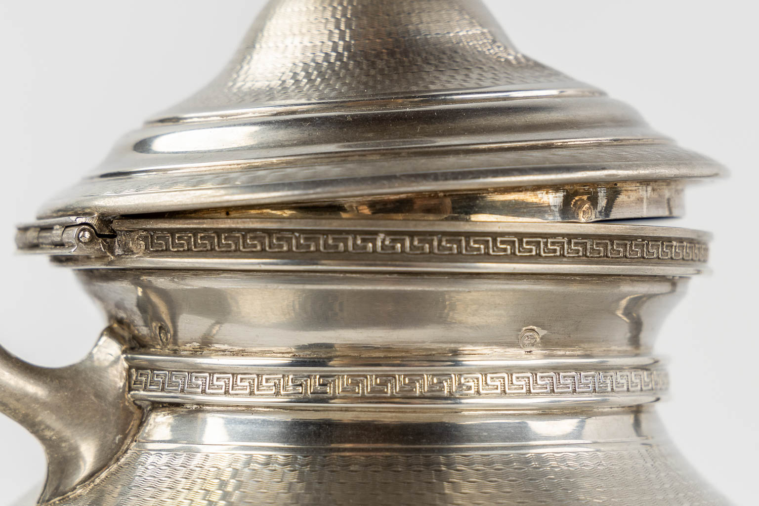 Jean-François VEYRAT (XIX) 'Four piece coffee and tea service, silver'. 1,796kg. (H:26 cm)