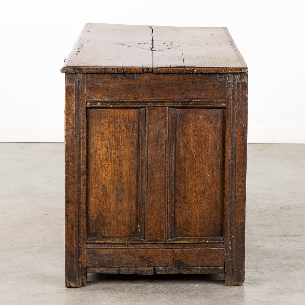 An antique chest with floral marquetry inlay, 18th C. (L:53 x W:124 x H:64 cm)