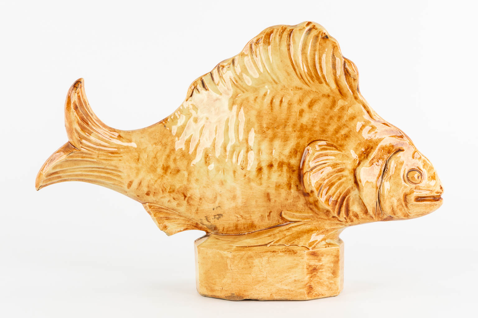 A decorative model of a fish, glazed ceramics, Art Deco. (L:9 x W:36 x H:24 cm)