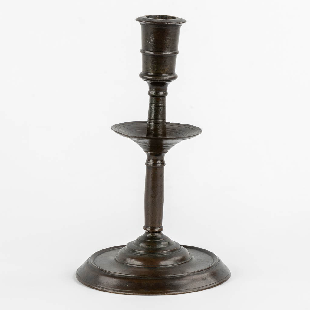 A French 'Henry 2' candlestick, early 16th C. (H:19 x D:11,5 cm)