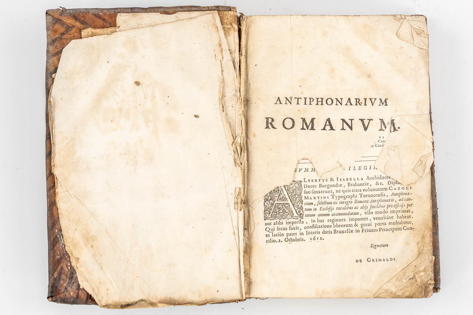 Two Missale Romanum, 20th C. Added an Antiphonarium Romanum, 17th C.