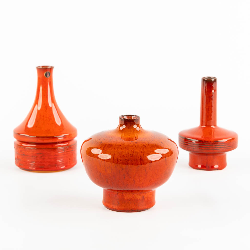 Rogier VANDEWEGHE (1923-2020) 'Three red vases' for Amphora. (H:15,5 cm)