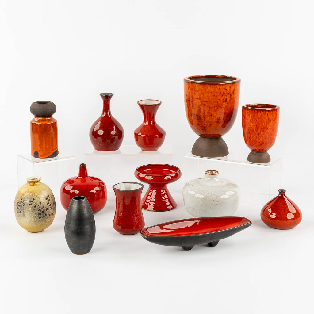 Perignem, Amphora en Steven, een gevariëerde collectie geglazuurde keramiek, 13 stuks.