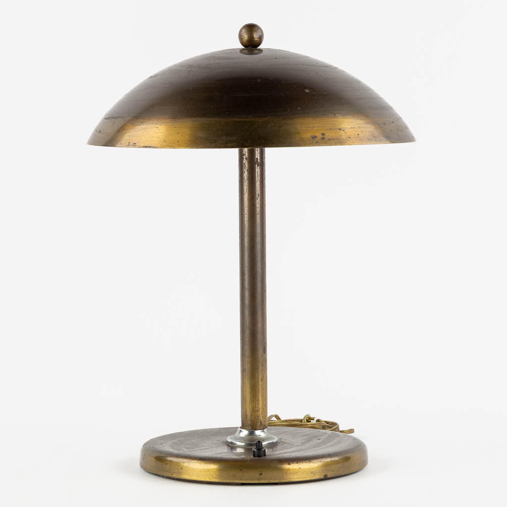 A table lamp, Art Deco/Bauhaus, probaly Germany. (H:42 x D:30 cm)