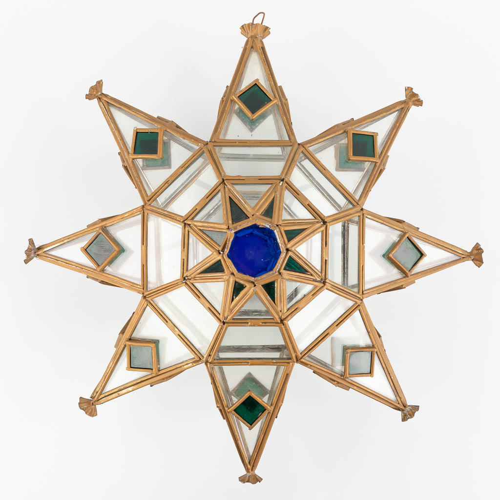 An antique hanging light fixture, decorated with stained glass in the shape of a star. (D:17 x W:42 x H:42 cm)