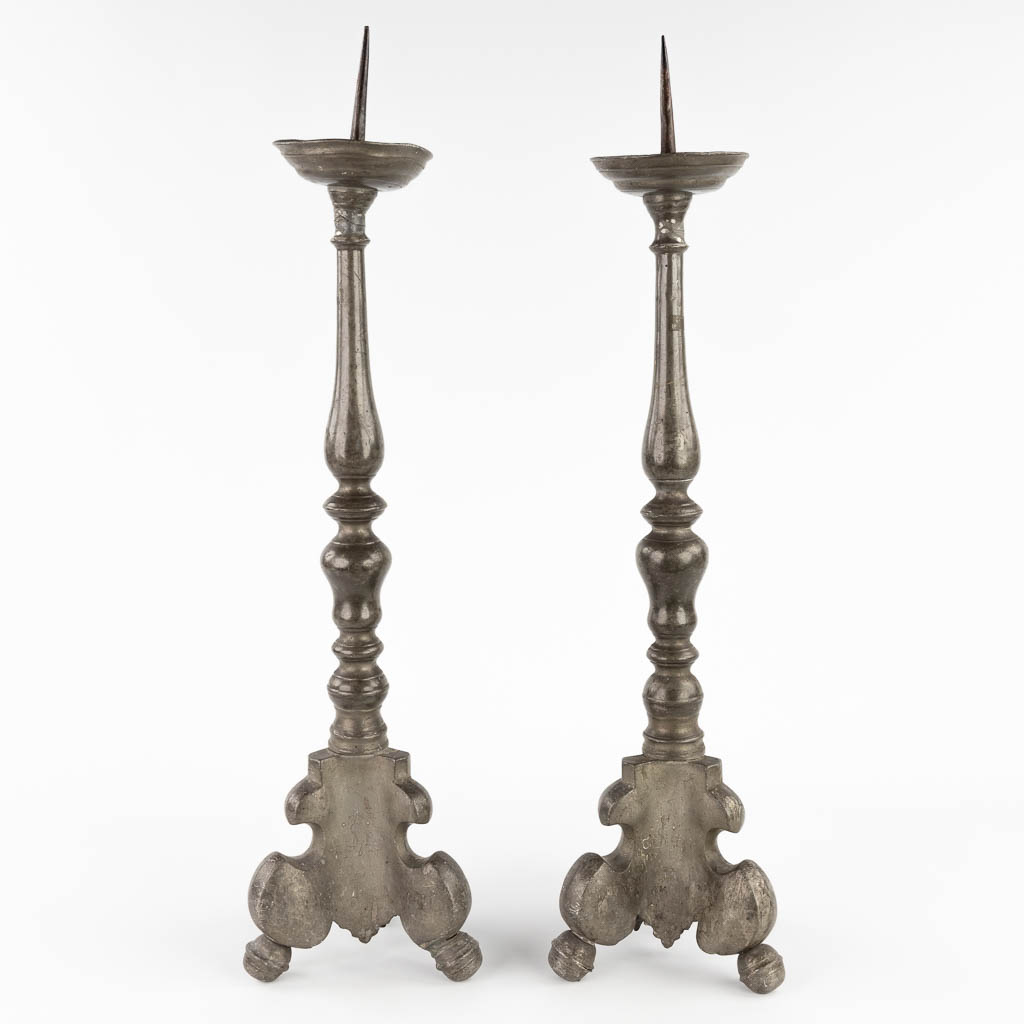 A pair of antique candlesticks, candle holders, Tin, 18th C. (L:16 x W:16 x H:72 cm)