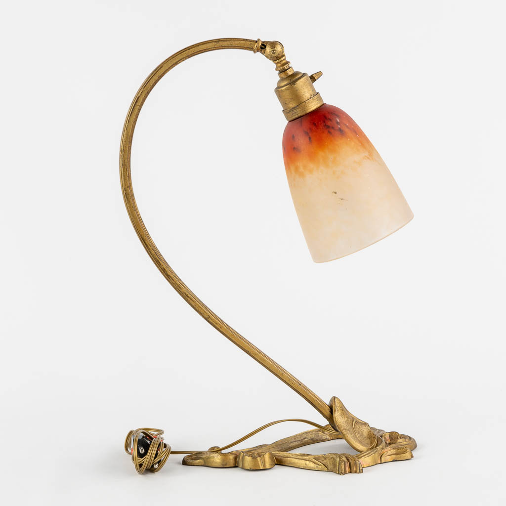 Schneider, an Art Nouveau period table lamp. (L:15 x W:25 x H:37 cm)