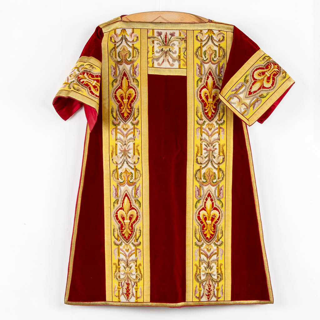 A matching set consisting of two Dalmatics and a Roman Chasuble, embroideries. 