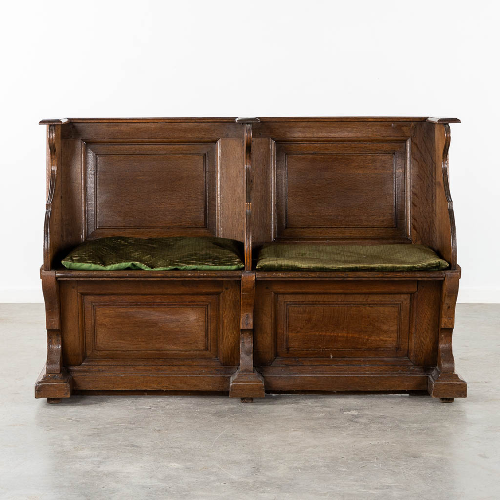 An antique Choir Bench, or Church Bench, oak, 18th C. (L:42 x W:137 x H:93 cm)