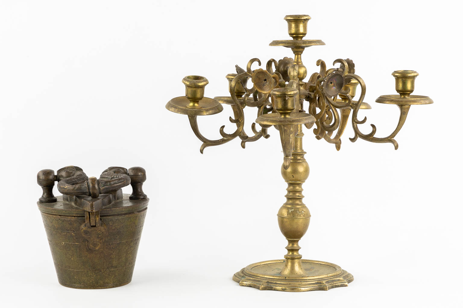 A set of weights, dated 1795. Added an antique candelabra with removeable arms. 19th C. (H:34 cm)