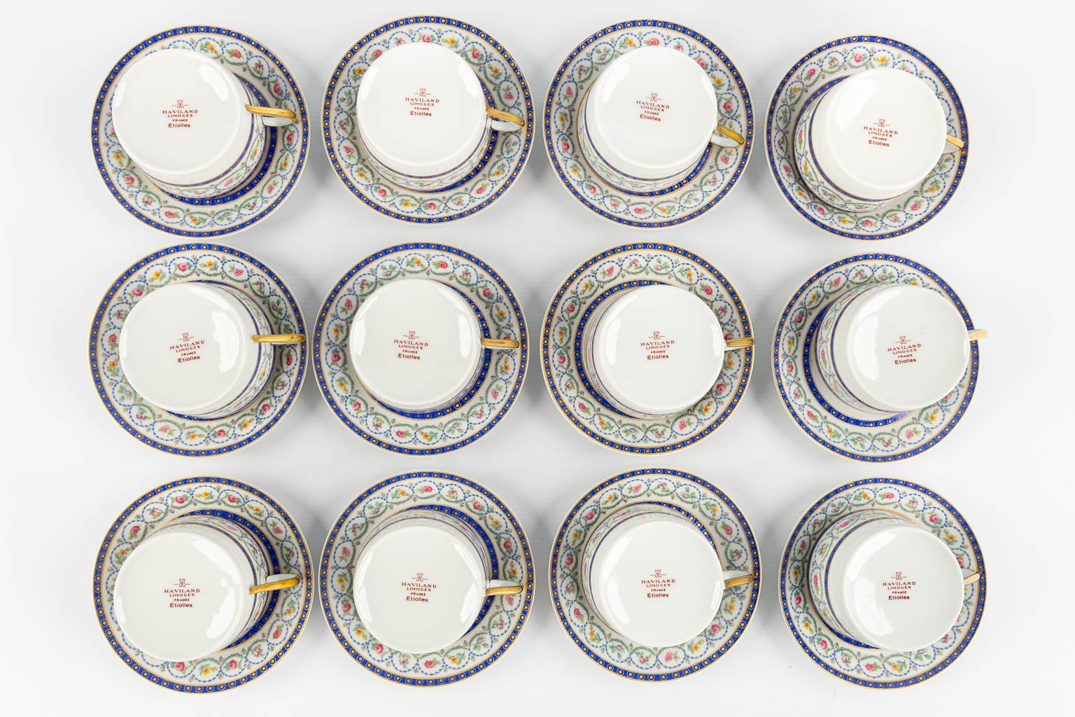 Limoges Haviland, 'Etoiles' een groot dineer en koffieservies. 71 stuks.