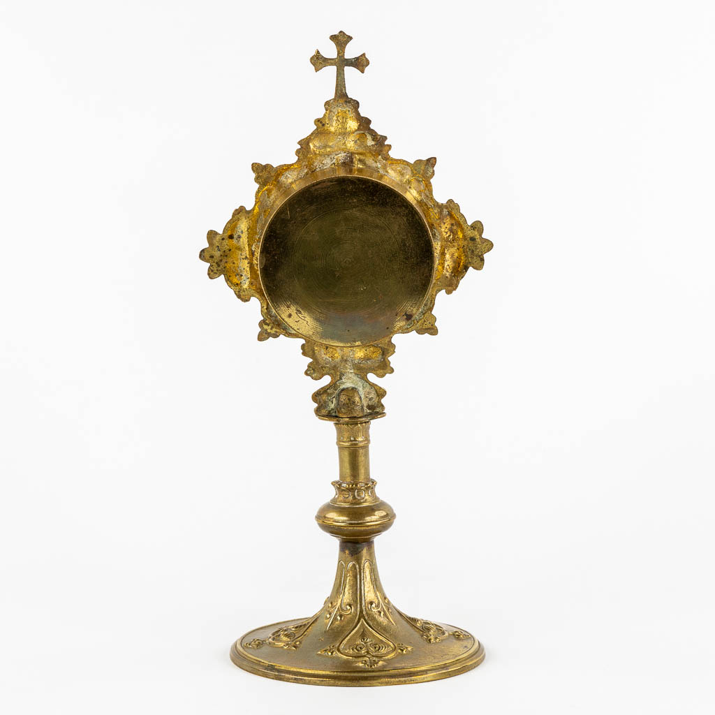 A reliquary monstrance with a relic of The True Cross, 'De Ligno Cruxis, DNJC'. Jesus Christ.