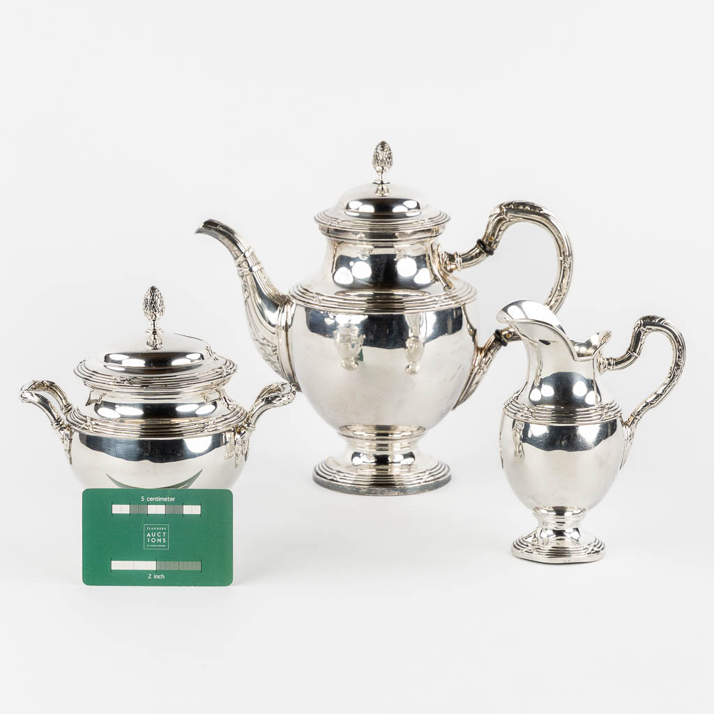 Een driedelig zilver koffieservies, Lodewijk XVI stijl. Duitsland, 800/1000. 1,115kg.