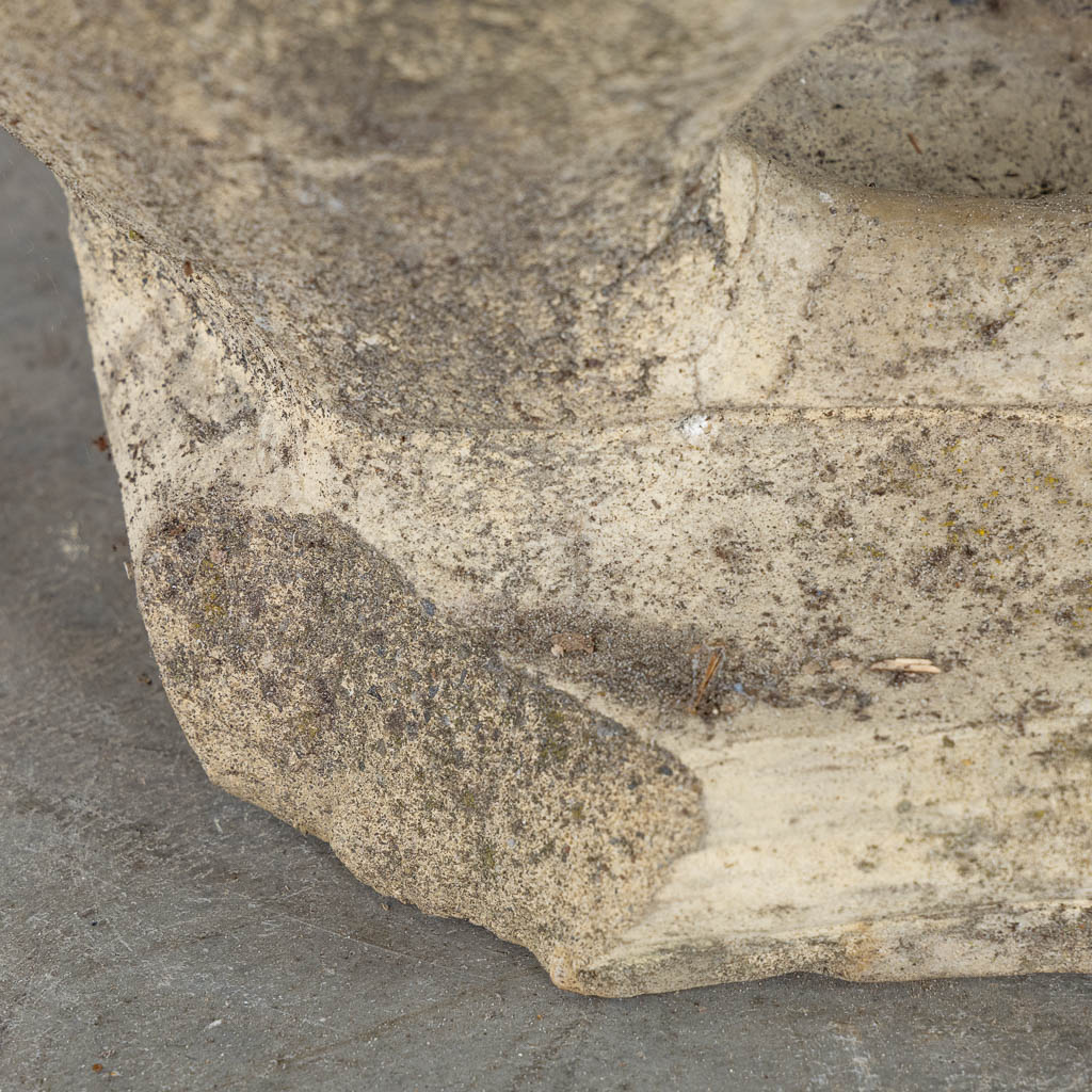 Two decorative garden statues of a dog and a sheep, concrete. (L:55 x W:28 x H:72 cm)