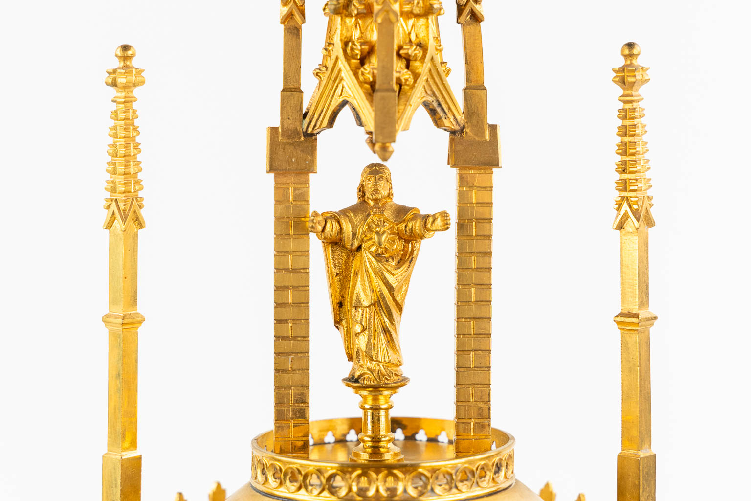 A tower monstrance, gilt brass, Gothic Revival. 19th C. (L:15 x W:20 x H:58 cm)