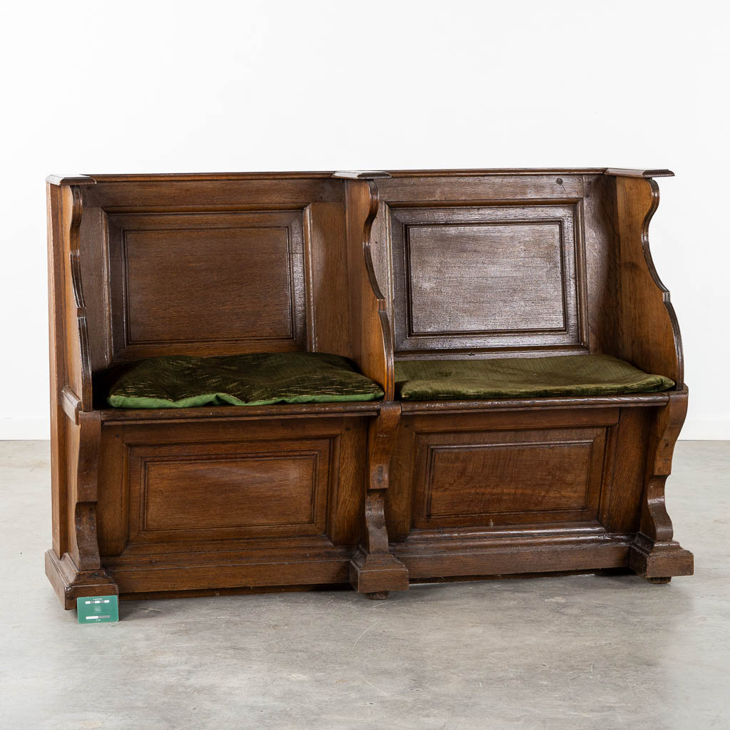 An antique Choir Bench, or Church Bench, oak, 18th C. (L:42 x W:137 x H:93 cm)