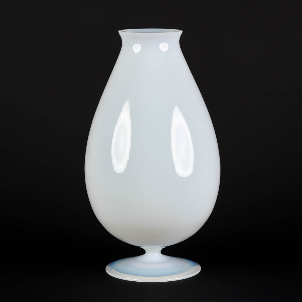 Sèvres, France, an opaline glass vase. (H:30 x D:15 cm)