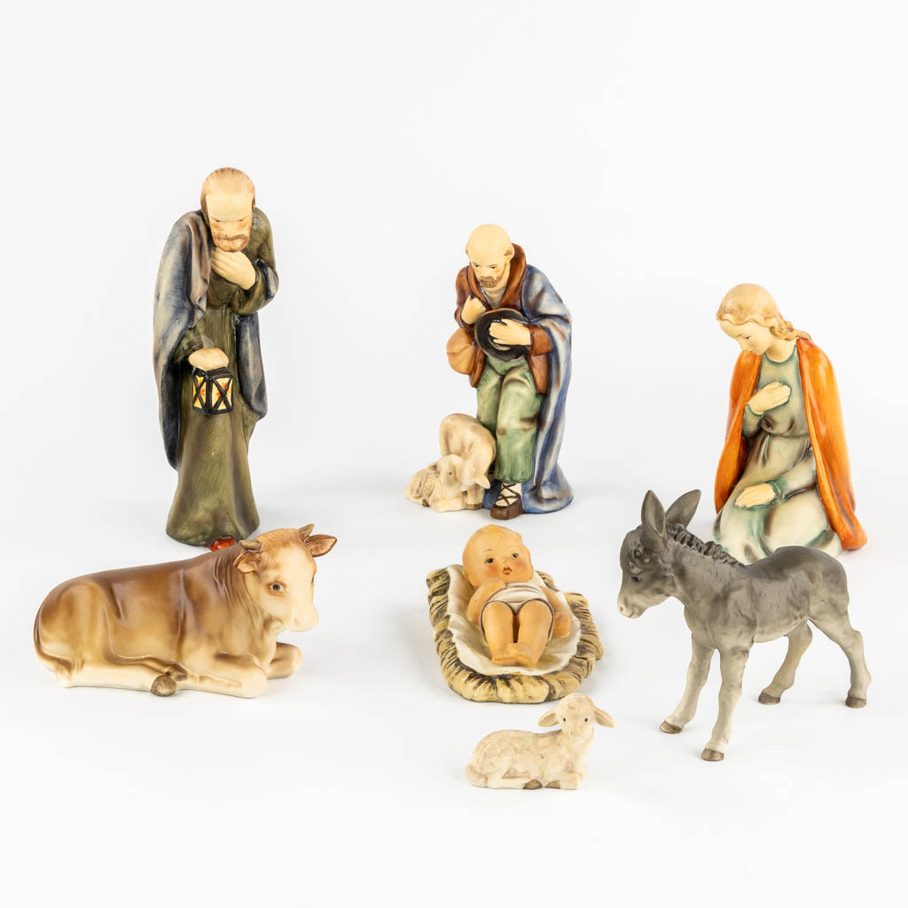 Hummel and Goebel 'Nativity Scène', polychrome porcelain.