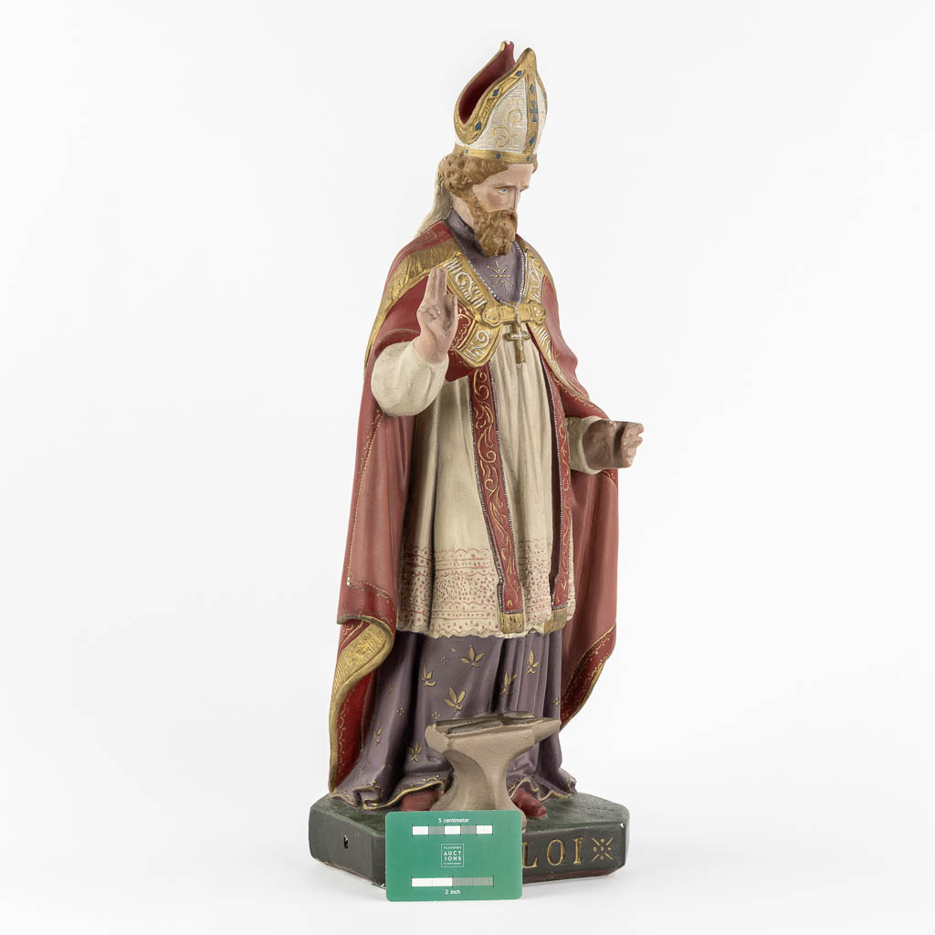 Saint Eligius, polychrome plaster. (W:19 x H:52 cm)