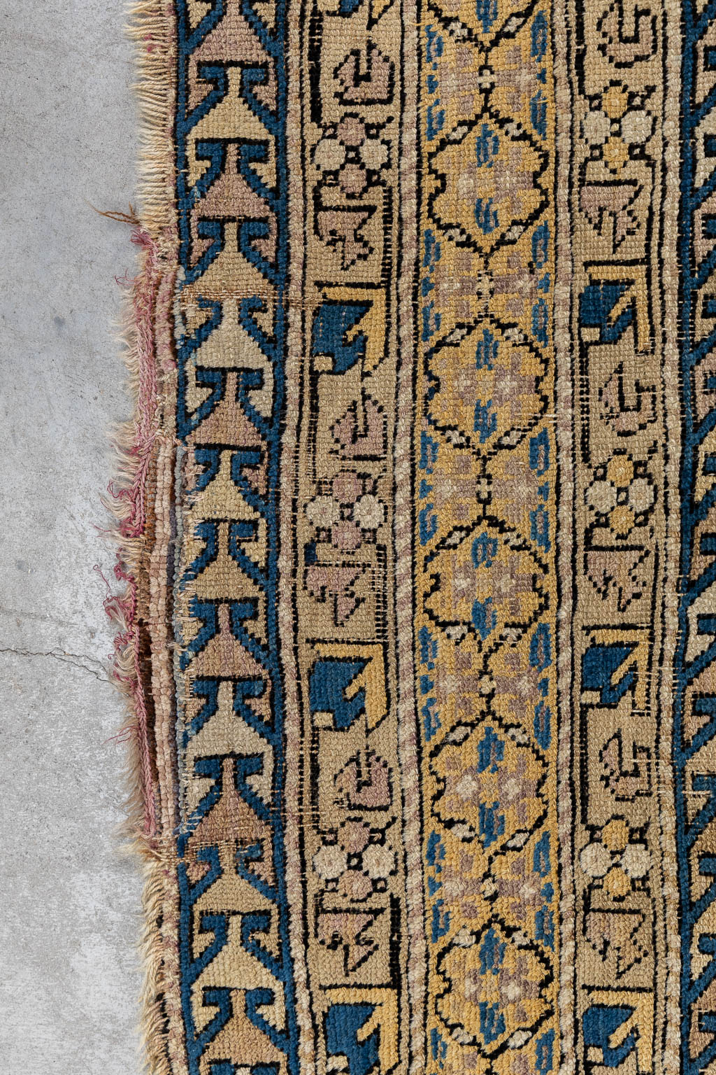 An Oriental hand-made carpet, Caucasian. (W:160 x H:318 cm)