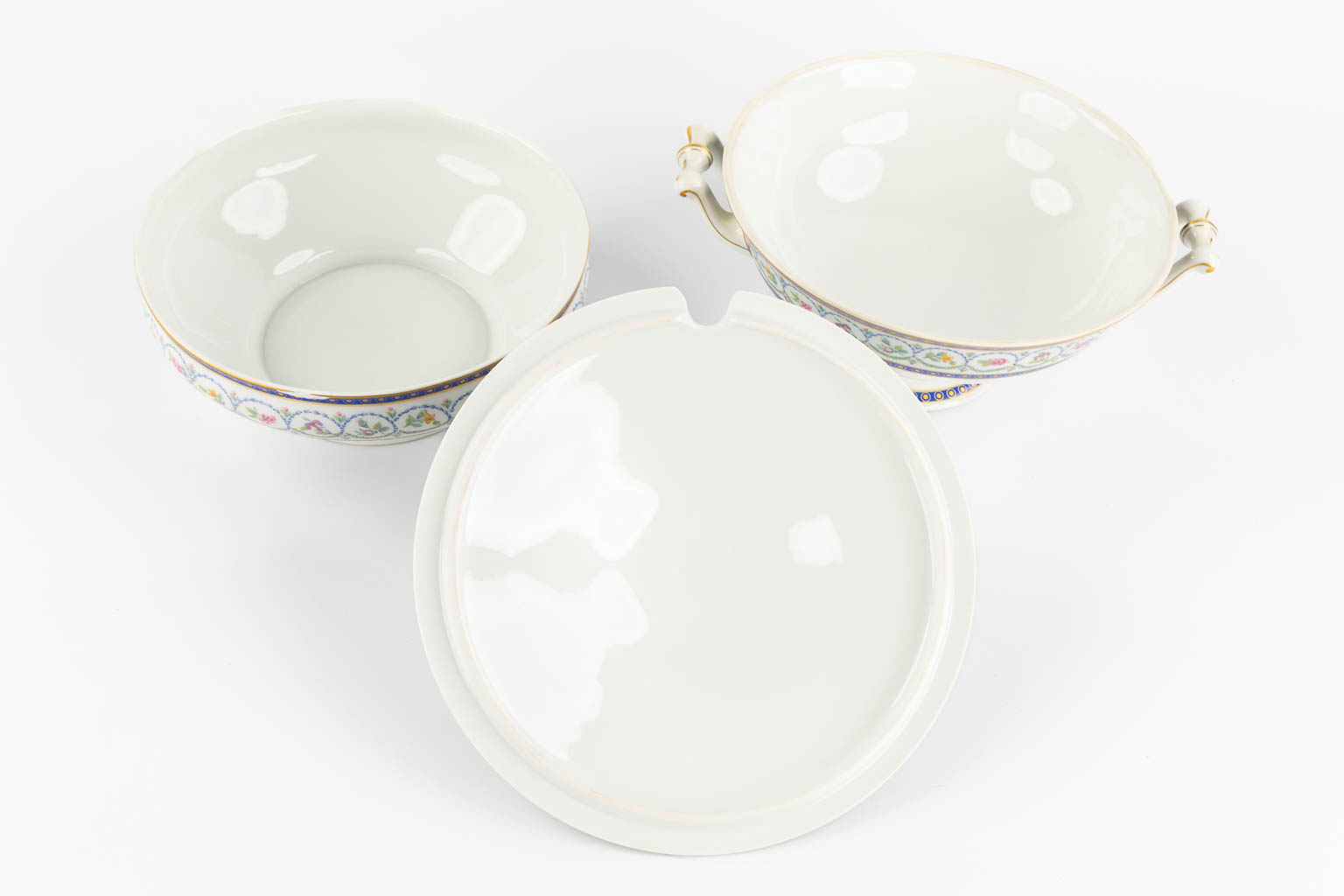 Limoges Haviland, 'Etoiles' een groot dineer en koffieservies. 71 stuks.