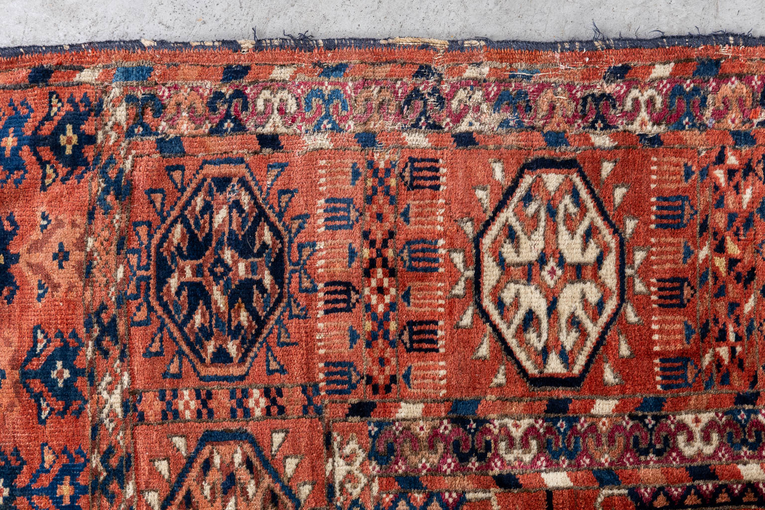 An Oriental hand-made carpet, Turkaman/Turkoman. (L:320 x W:201 cm)