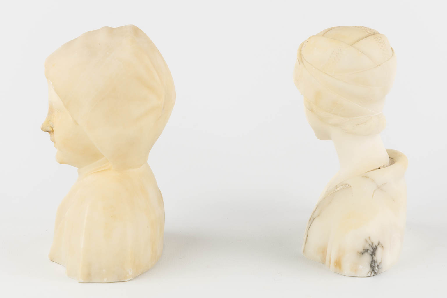 Five busts of ladies, sculptured Alabaster, Circa 1900. 