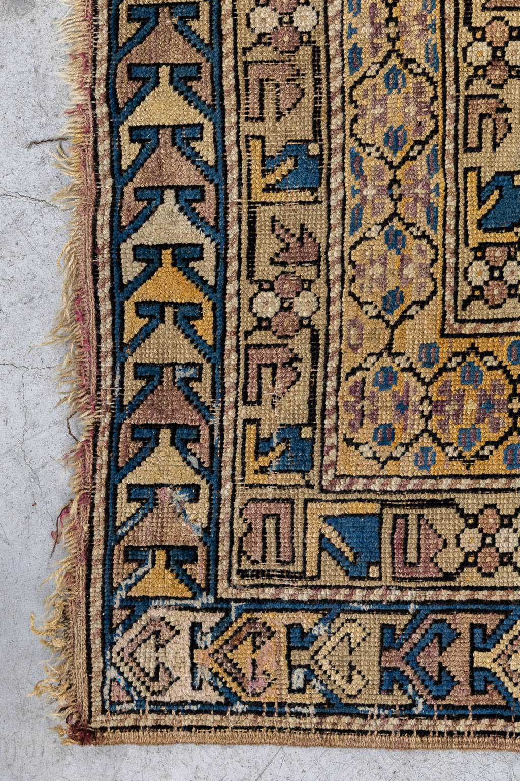 An Oriental hand-made carpet, Caucasian. (W:160 x H:318 cm)