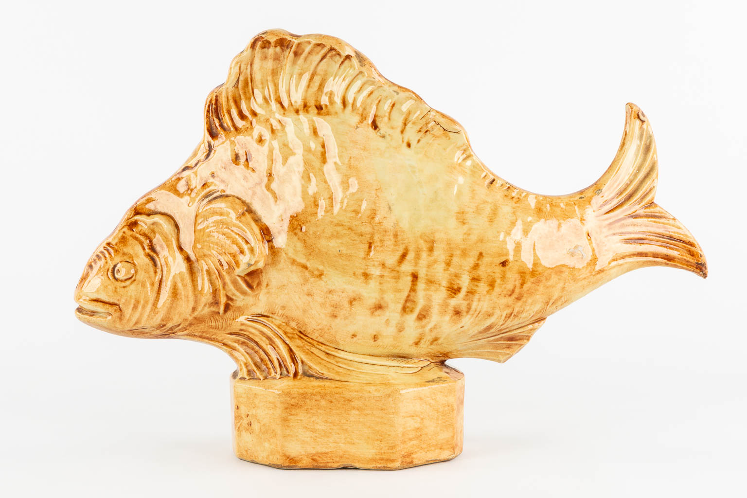 A decorative model of a fish, glazed ceramics, Art Deco. (L:9 x W:36 x H:24 cm)