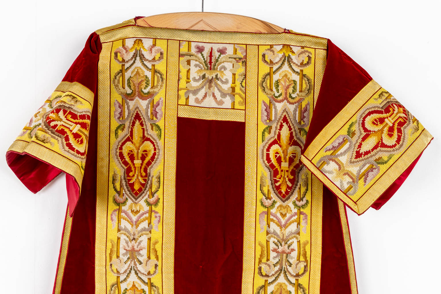 A matching set consisting of two Dalmatics and a Roman Chasuble, embroideries. 