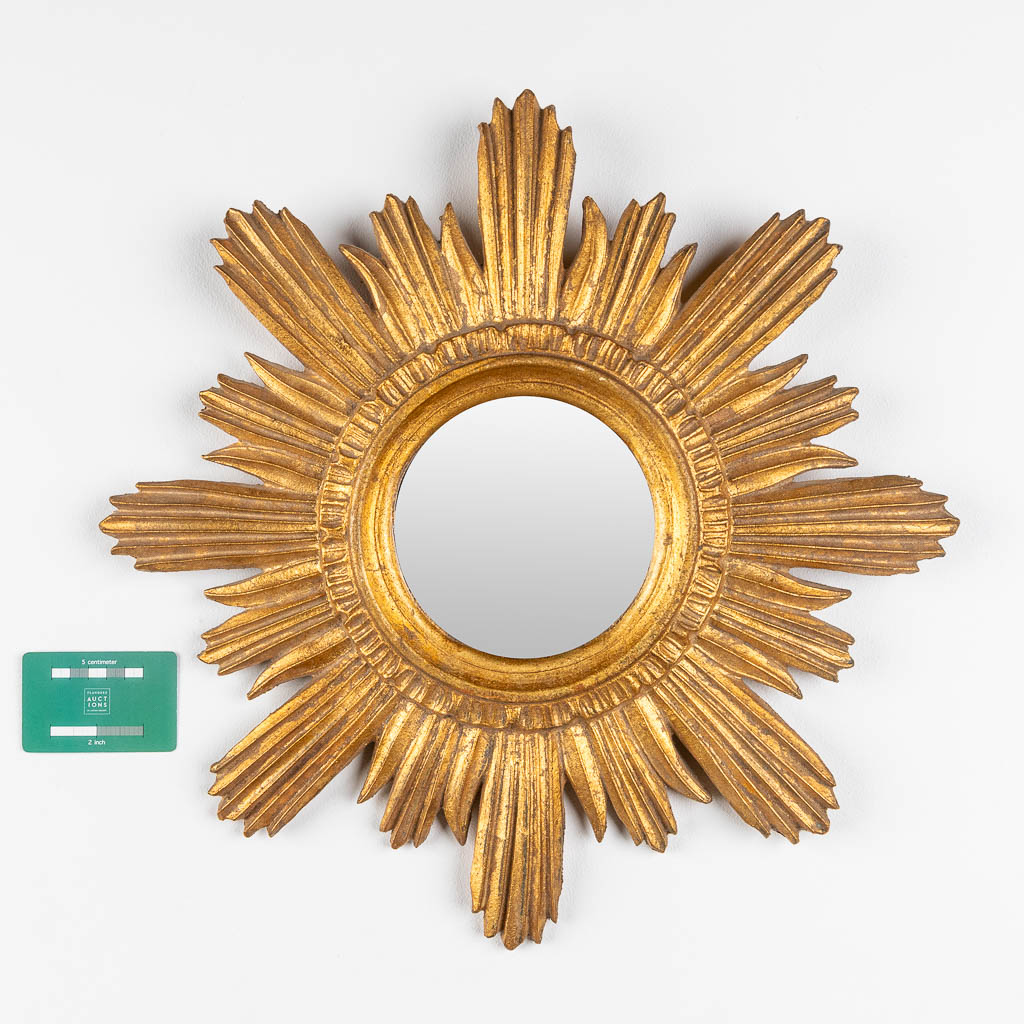 A mid-century sunburst mirror, with a flat mirror. (D:46 cm)