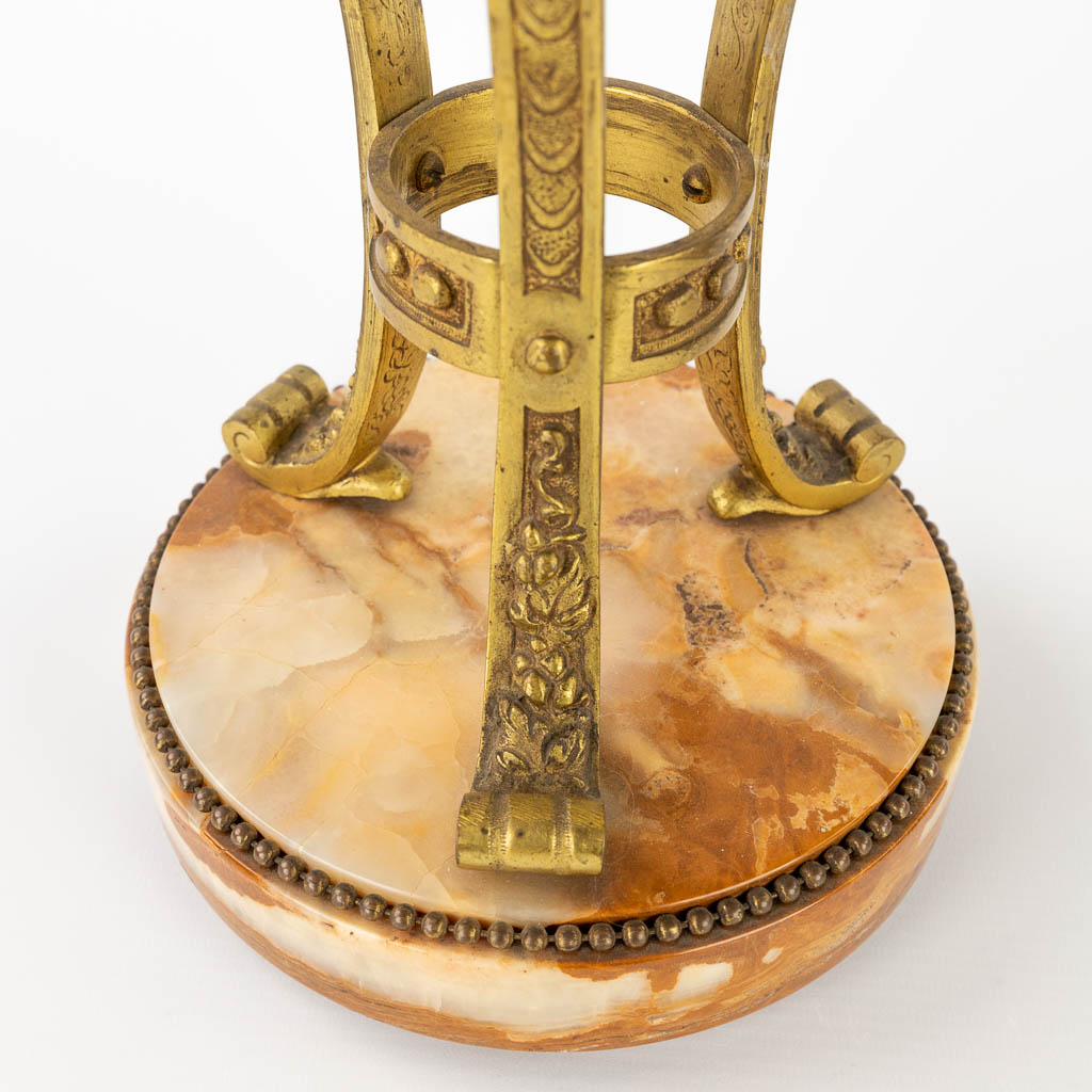 A pair of cassolettes, onyx mounted with bronze in Louis XVI style. Circa 1900. (H:45 x D:18 cm)