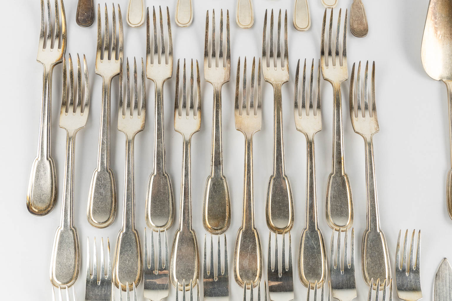 Bruno Wiskemann, a 125-piece silver-plated cutlery. (L:30 cm)