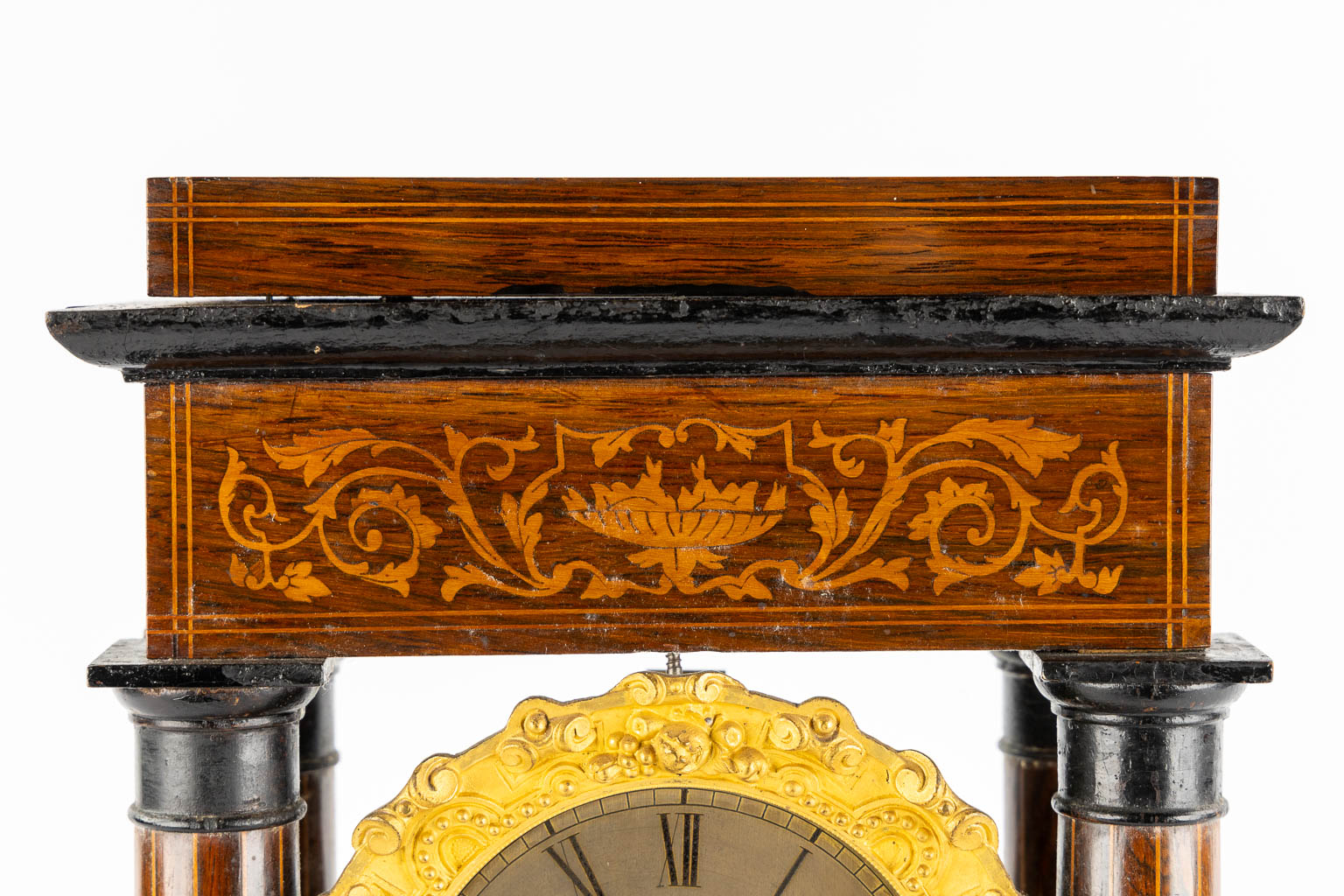 A column clock, marquetry inlay and gilt bronze. 19th C. (L:15 x W:25 x H:46 cm)