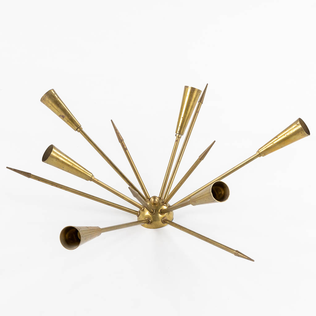 A mid-century Sputnik ceiling lamp, brass. Circa 1970. (H:25 x D:66 cm)