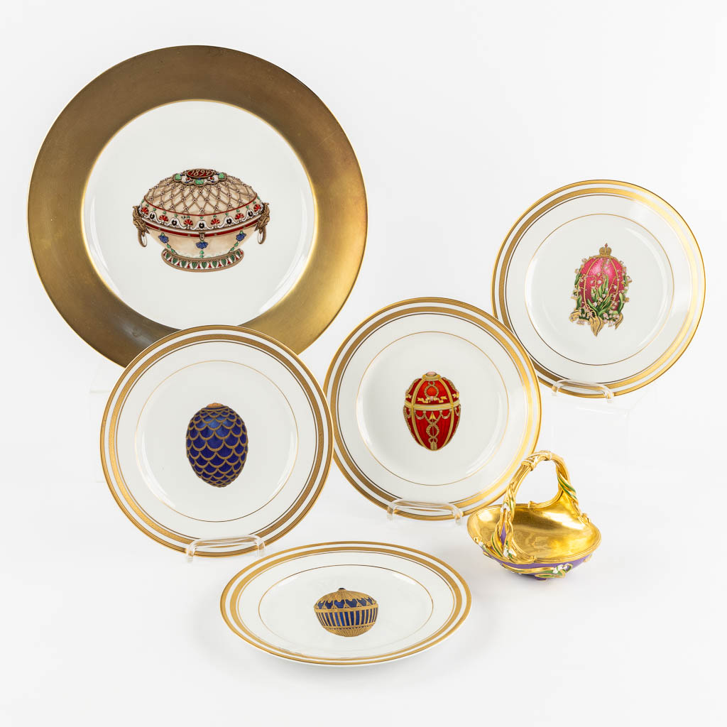 Fabergé 'Fine China', five polychrome porcelain plates and a basket. (D:30,5 cm)