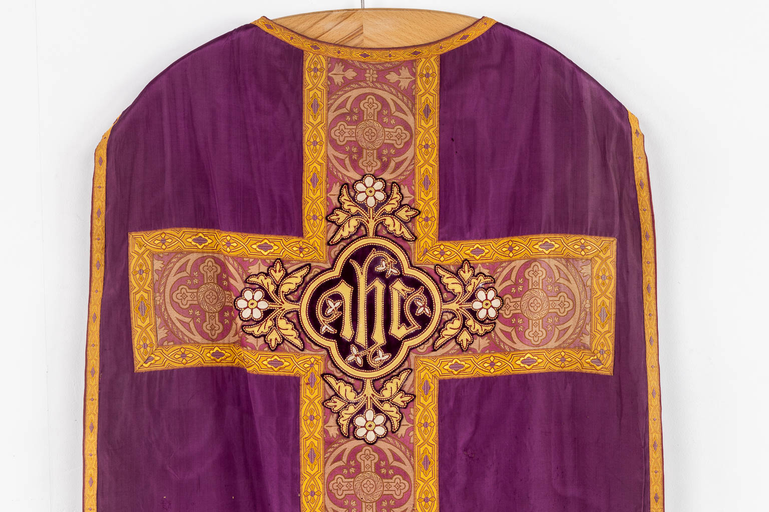 Four Roman Chasubles and matching Stola, embroideries. 