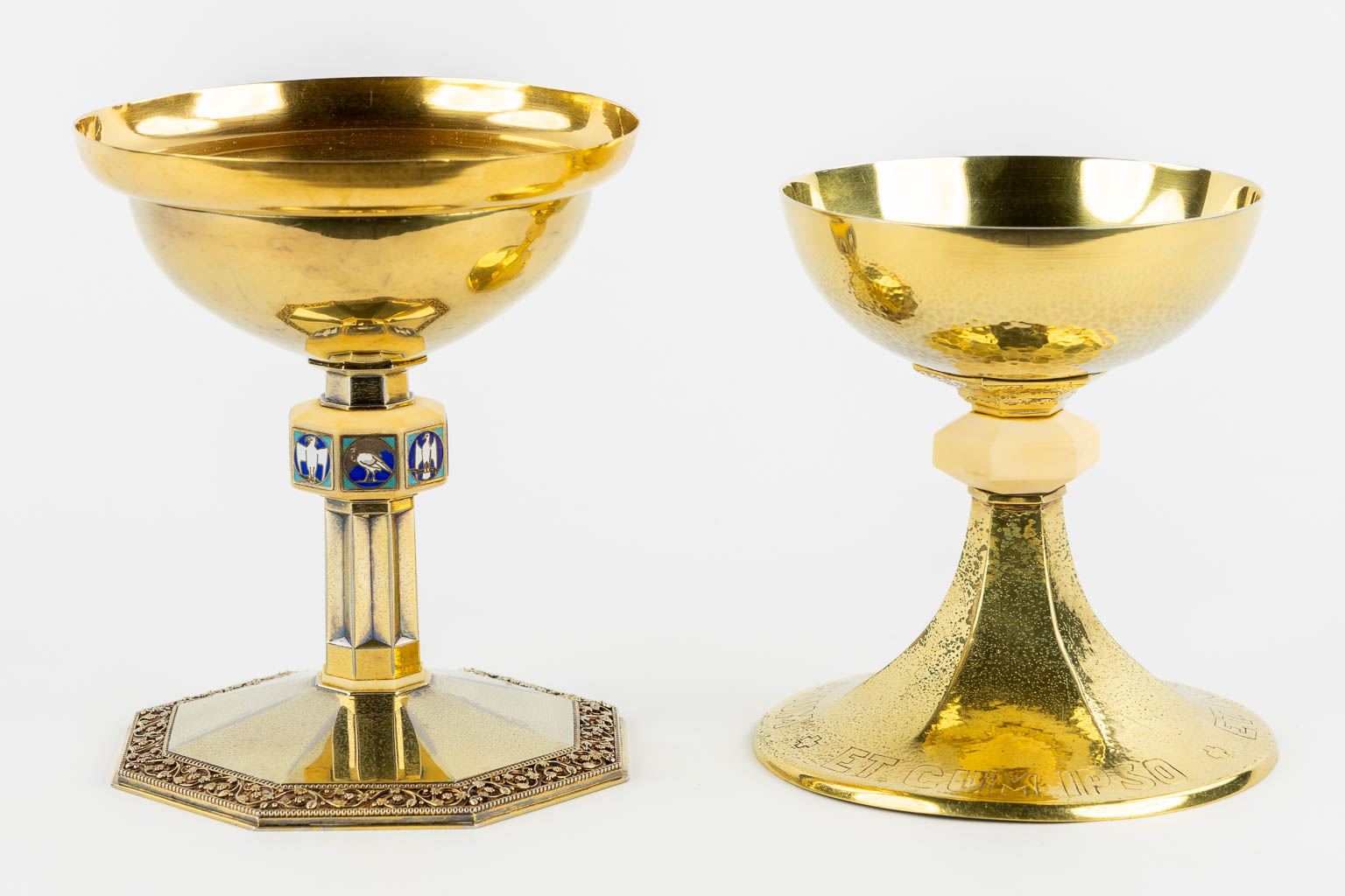 Two gold-plated ciboria, Art Deco. One with enamel plaques of Jesus Christ and animals. (H:16,5 x D:15 cm)