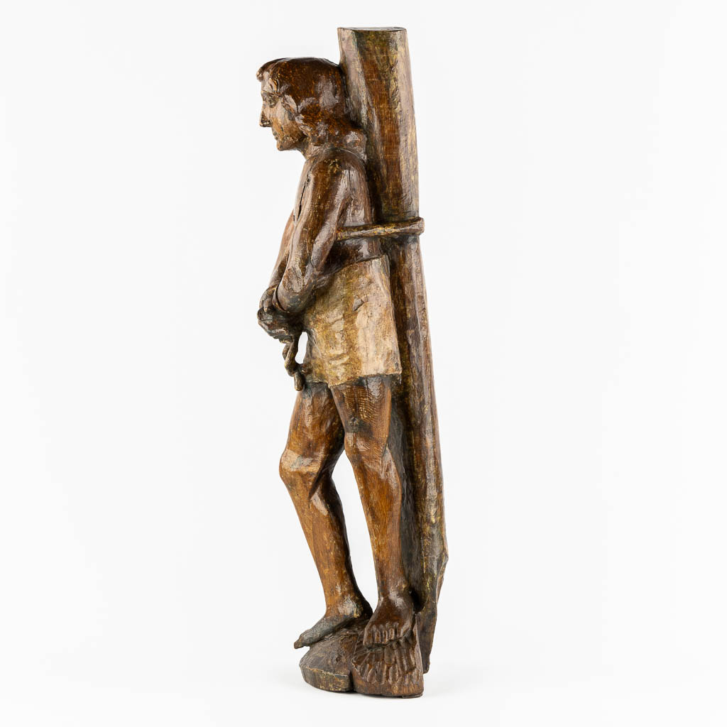 Heilige Sebastiaan, een antieke sculptuur, eik. 16de/17de eeuw.