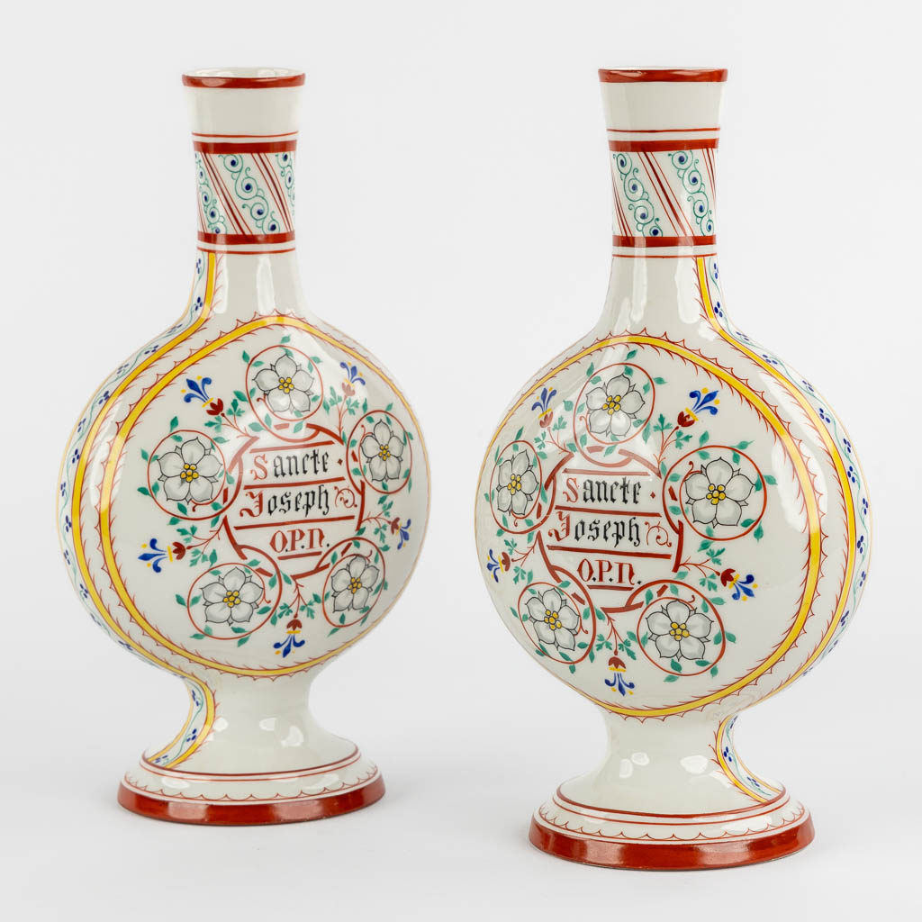 Manufacture A. Denis, Brussels, a pair of vases 'Saint Joseph', Gothic Revival. (W:16 x H:28,5 cm)