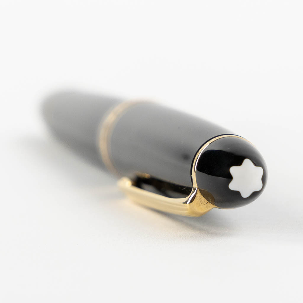 Montblanc, Meisterstück, a fountain pen with 14kt gold nib. 