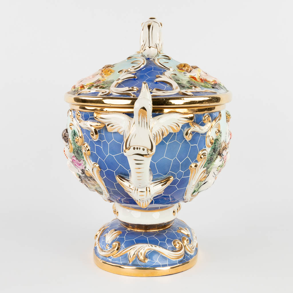 Capodimonte faience, a collection of 2 items, Italy circa 1970. (L:22 x W:52 x H:32 cm)