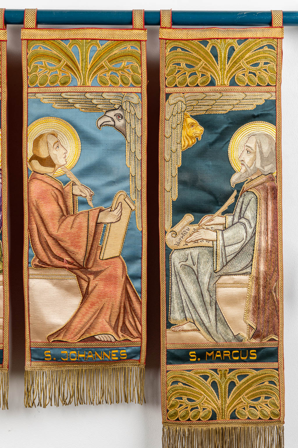 A banner with the Four Evangelists, gold and silver thread embroideries. 20th C. (W:113 x H:80 cm)