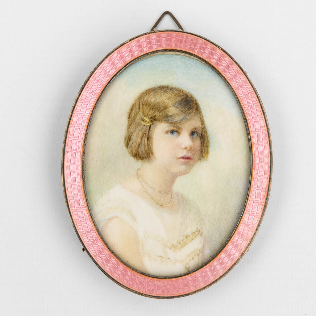 A silver and Guilloché enamel picture frame, early 20th C. (W:8 x H:10 cm)