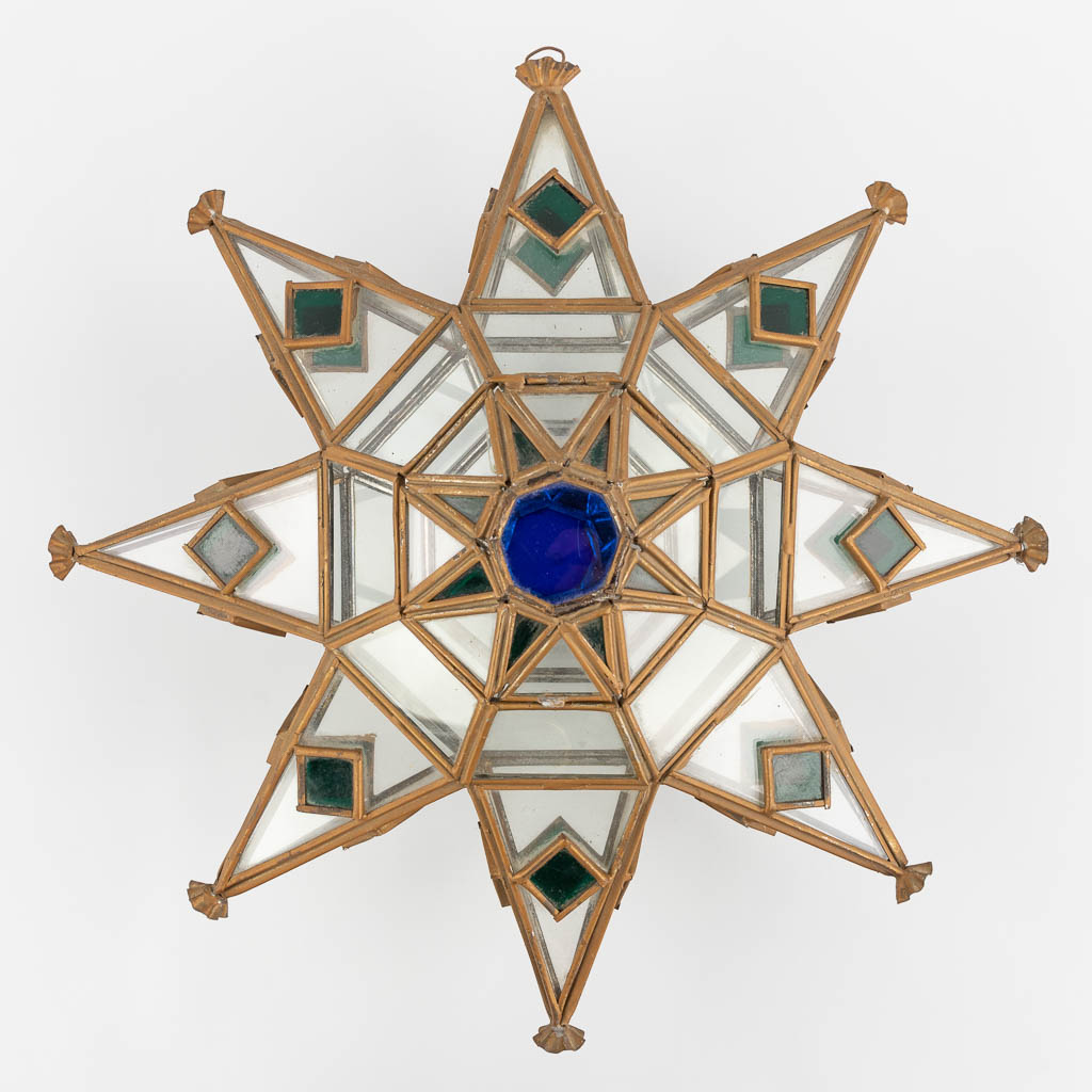 An antique hanging light fixture, decorated with stained glass in the shape of a star. (D:17 x W:42 x H:42 cm)