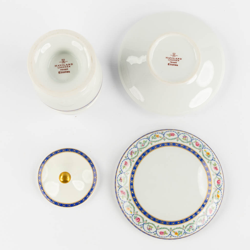 Limoges Haviland, 'Etoiles' een groot dineer en koffieservies. 71 stuks.