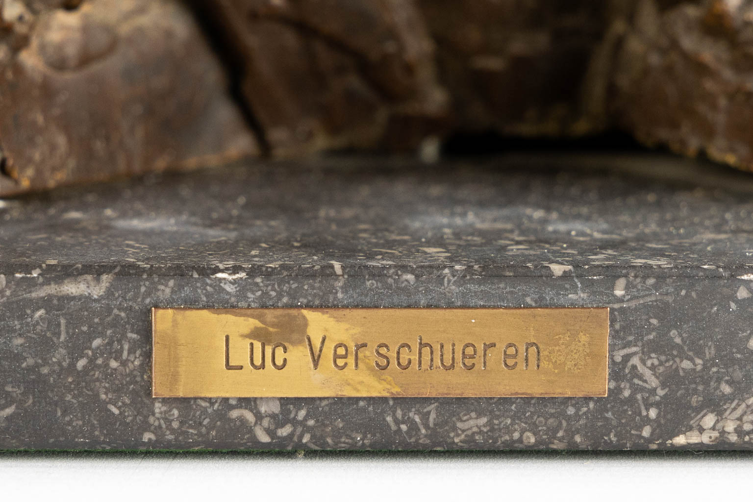 Luc VERSCHUEREN (1955) 'Figurine'. 