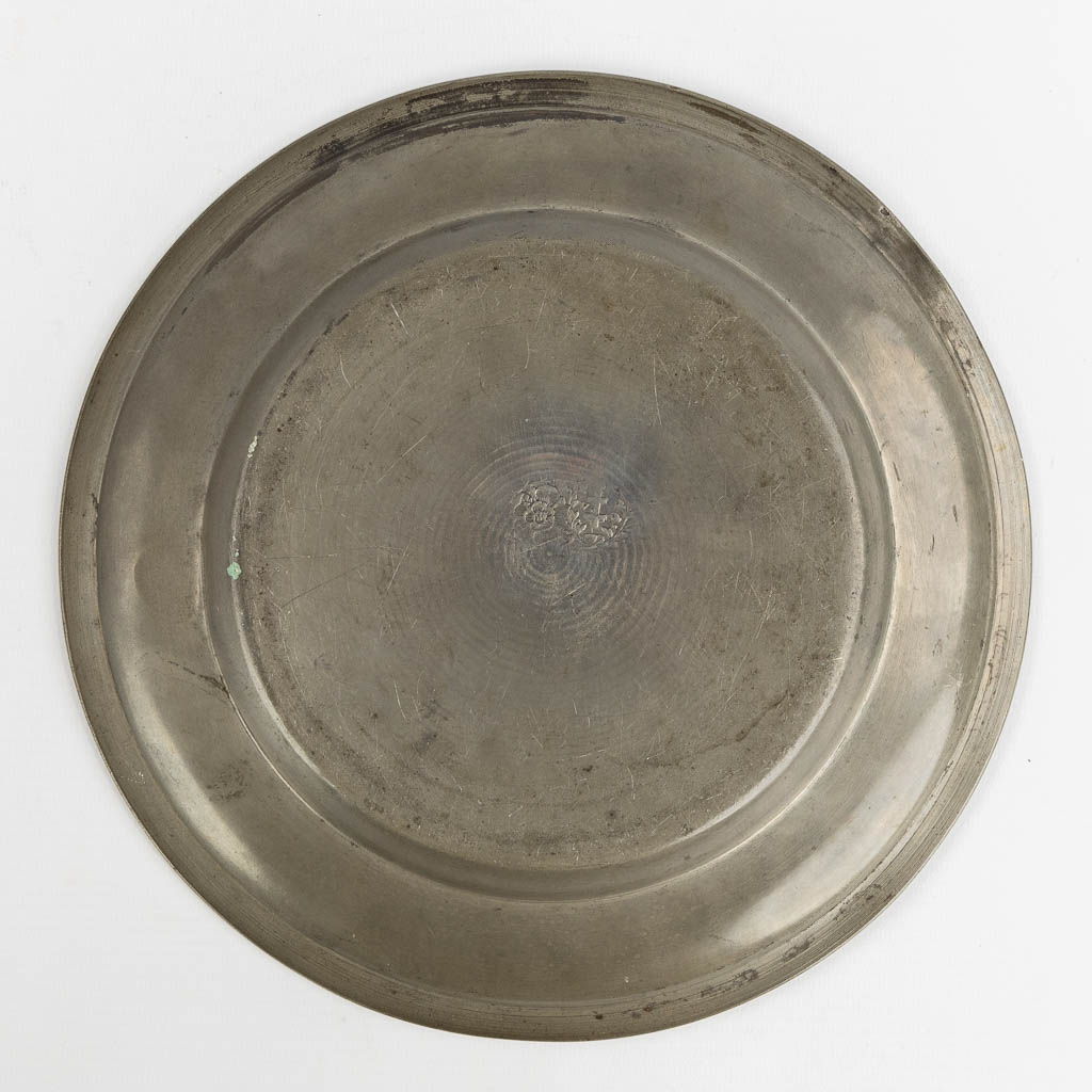 A pewter/tin plate, Ypres, Belgium, Jacobus Van Daele (1735- 1785). (D:26,5 cm)